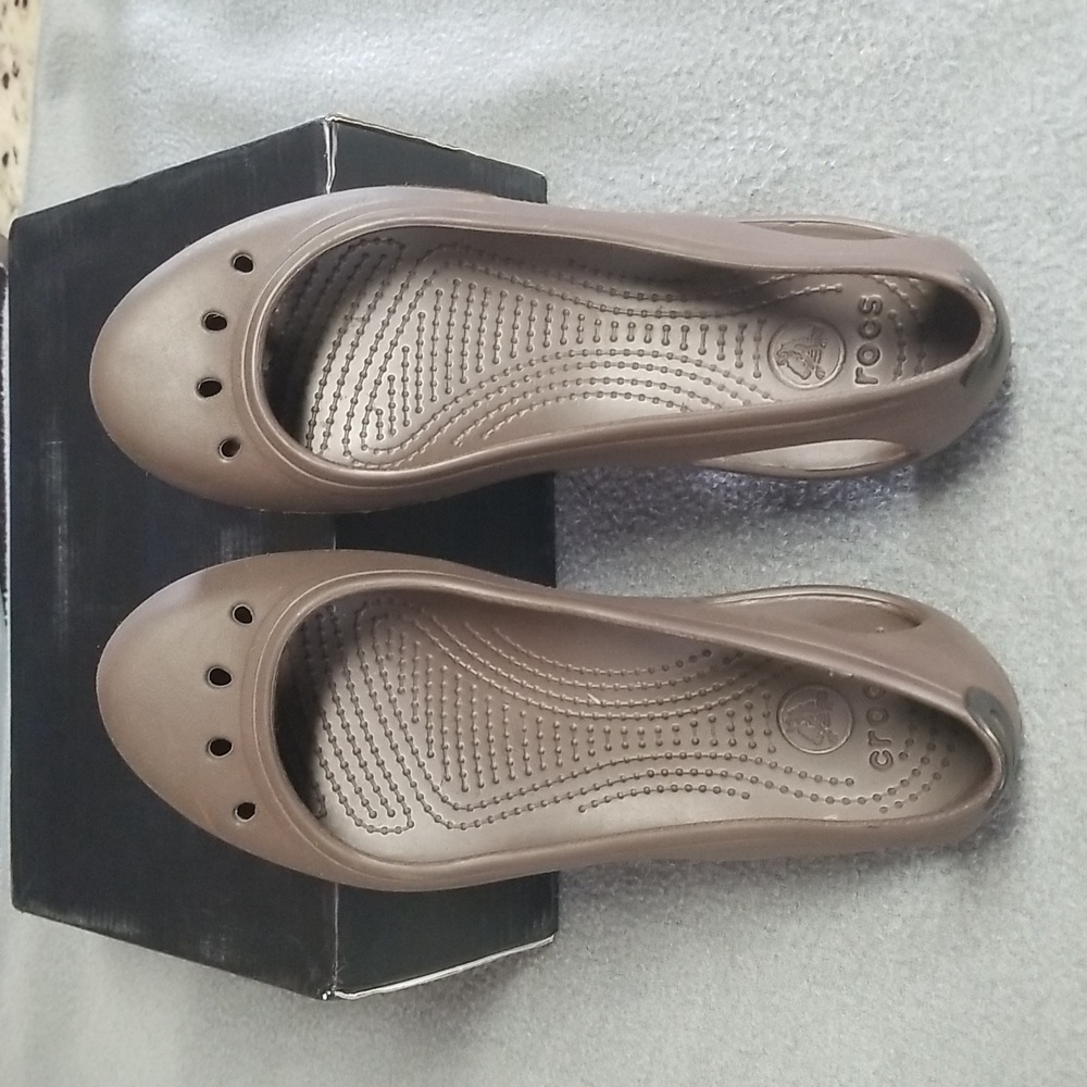 Crocs women's Kadee Flats Size 7, Color Brown